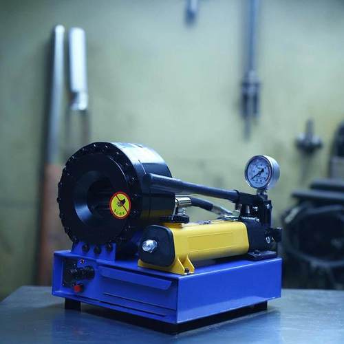 多功能手动缩管机手动压管机高压油管钢管扣压机便携式车载压管机