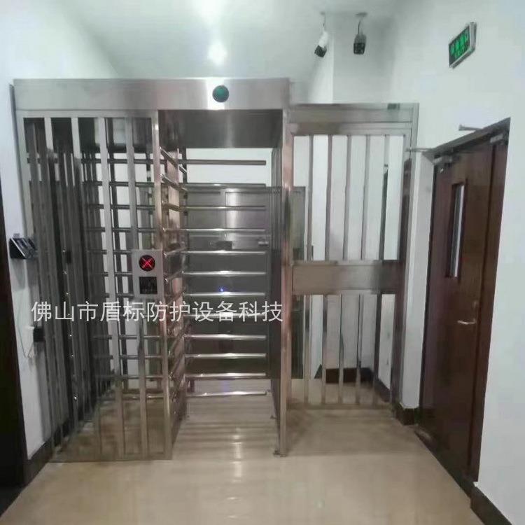监狱防尾随辊闸门不锈钢栅栏十字电动门人员进出口门禁旋转式道闸