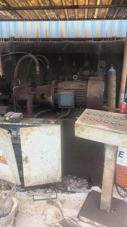 4月16日温州处置一台135挖机，一台250吨打包机，全部都在正常使用中网络拍卖公告