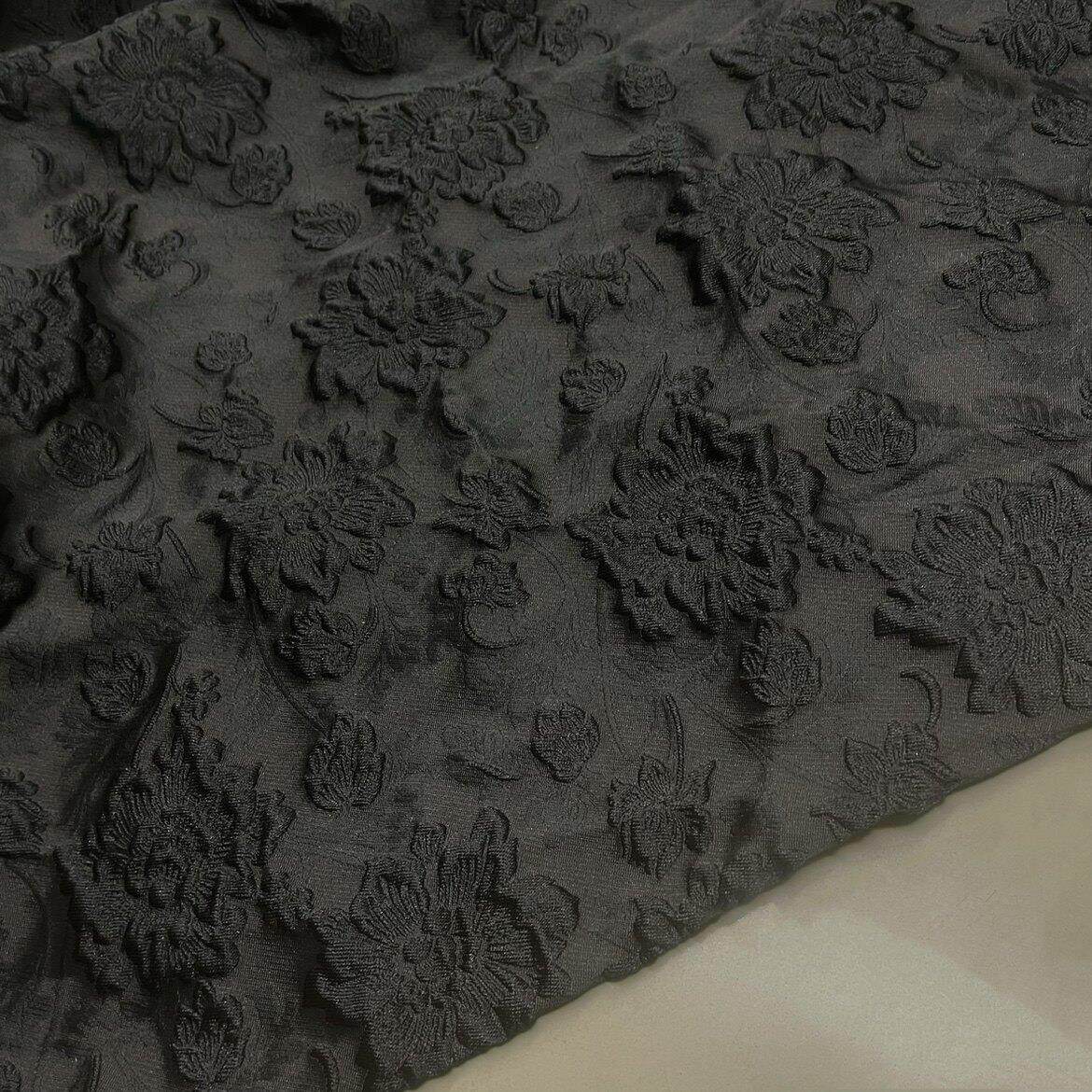 春秋冬纯黑立体浮雕花朵提花布连衣裙旗袍风衣阔腿裤面料蓬蓬裙布