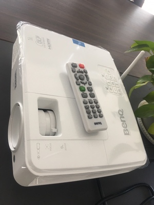 比比看明基投影仪和索尼投影仪哪个好?优缺点表现在哪里呢?