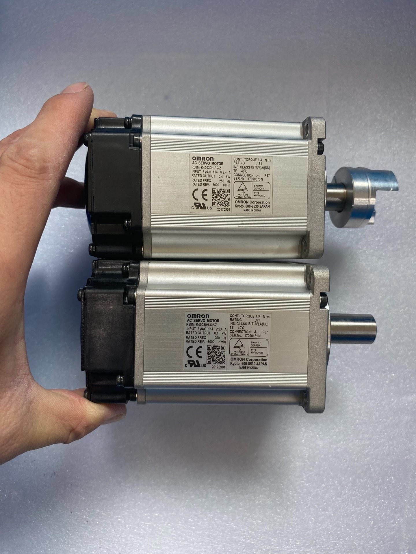 欧姆龙原装正品伺服电机，型号R88M-K40030H-S2-