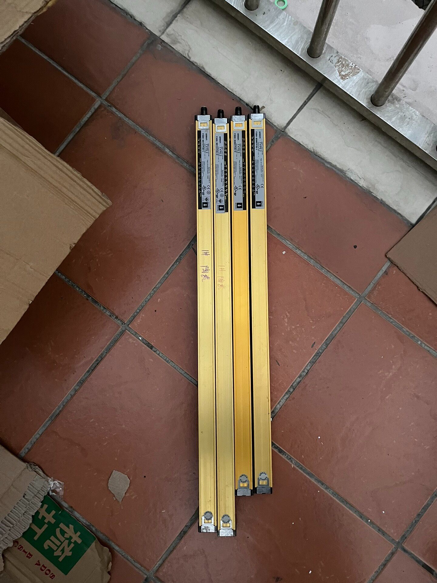 安全光栅F3SN-B0727P25，拆机功能完好，外观如图，