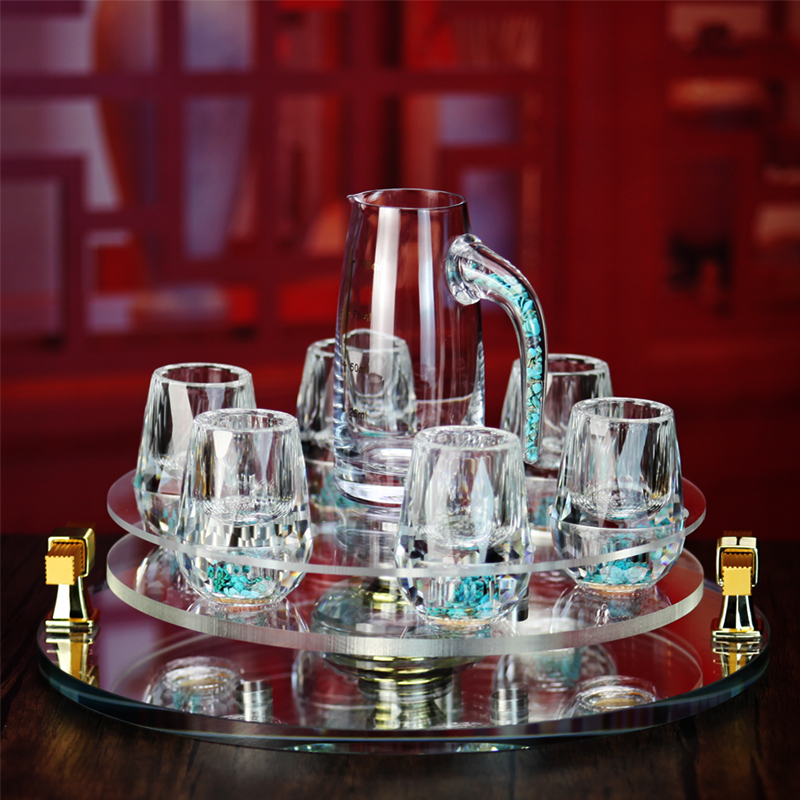 高级感白酒杯架子置物轻奢高档烈酒杯收纳水晶展示架摆件旋转托盘