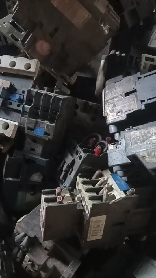 4月17日金华处置废旧钨钢钻头70公斤左右，开关，接触器60公斤左右（义乌）打包处理网络拍卖公告