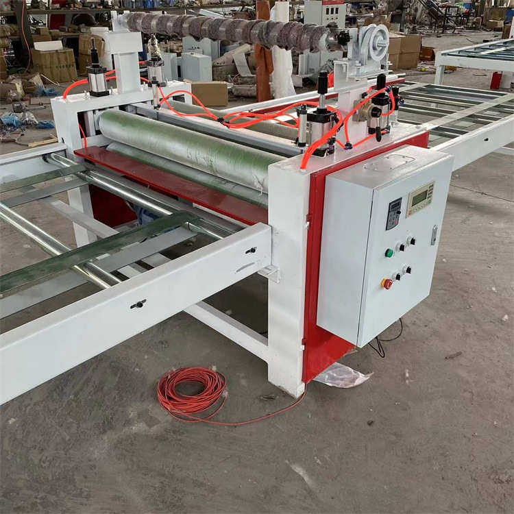 金辉胶膜木饰面贴面机 冷胶防火板贴纸机 装饰板平贴机价格优惠