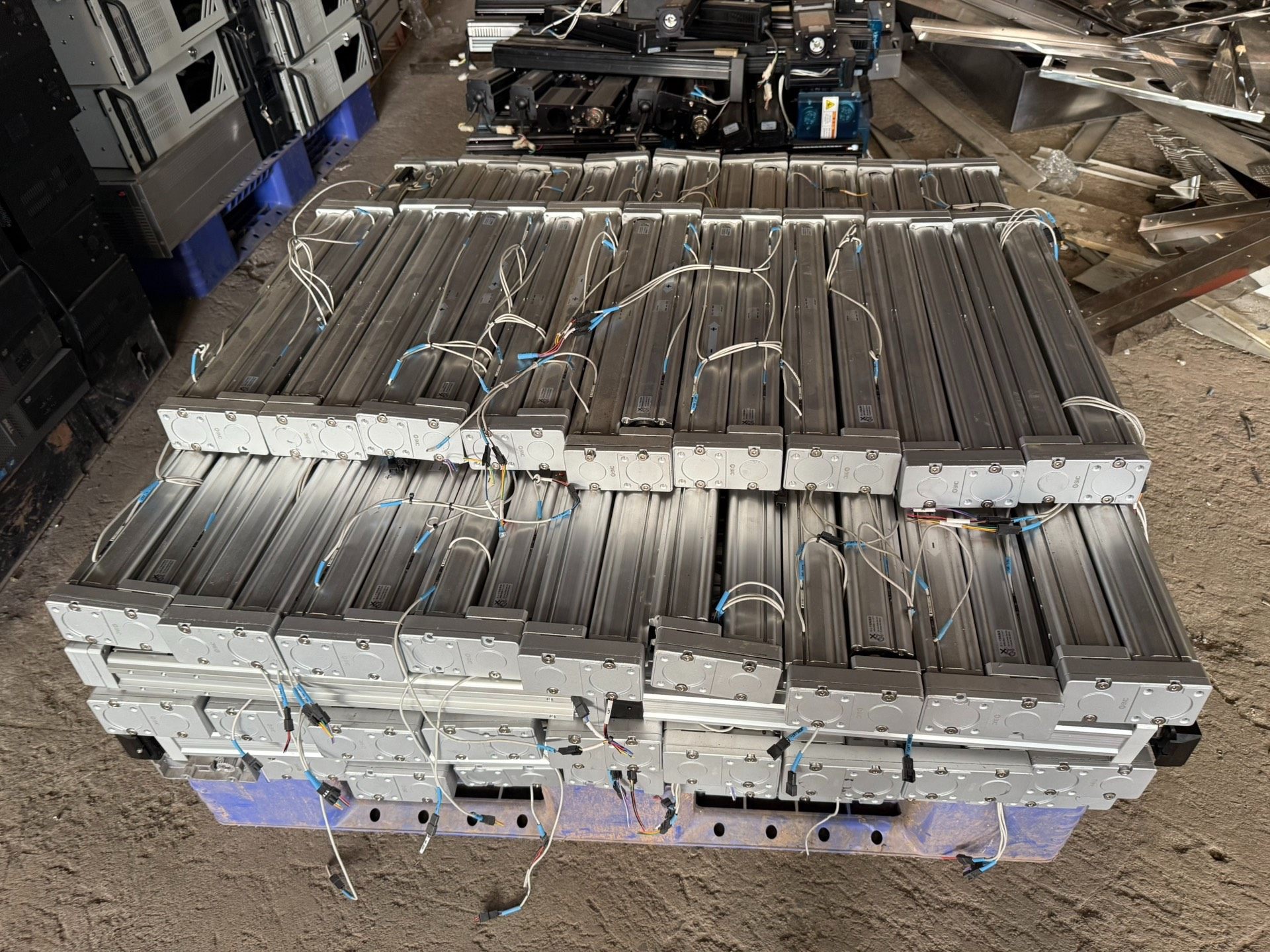 SMC电缸型号LEY32NYA-350，如图所示，一手拆机成