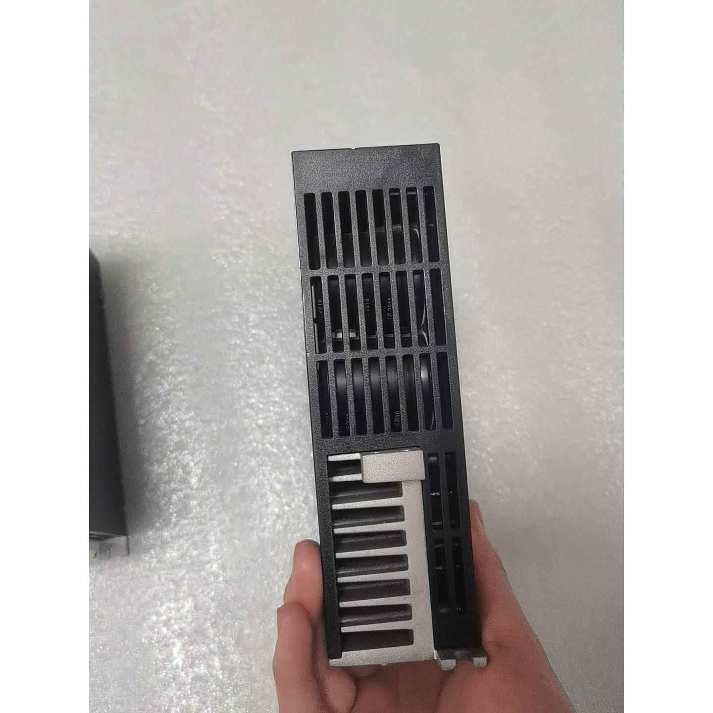 东菱伺服驱动器DS2P-10AS-L，轻微使用痕迹，220V议价