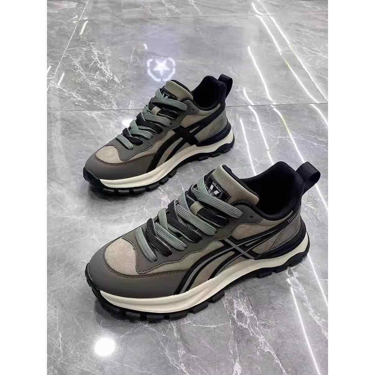 潮牌2025秋季新款轻便运动鞋时尚休闲鞋百搭皮面防水男鞋加绒棉鞋