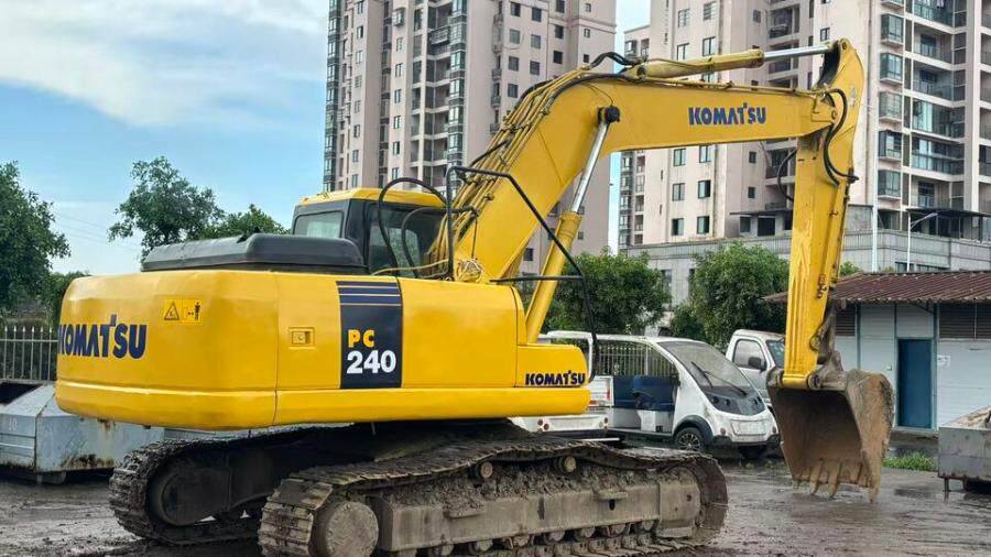 4月20日重庆小松220挖掘机网络拍卖公告