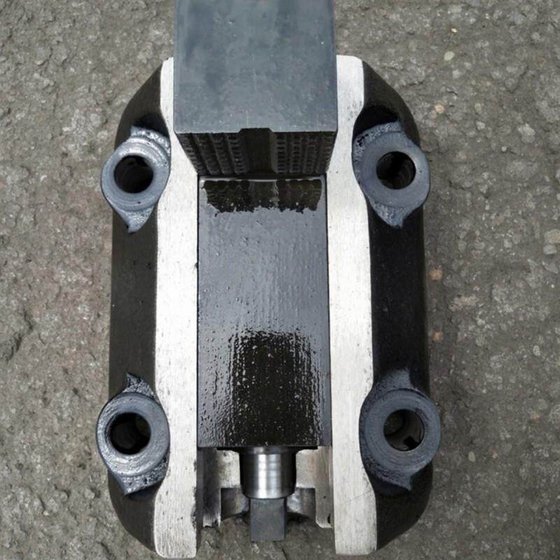 瓦房店厂家现货齐齐哈尔武重立式车床四爪卡盘爪2米5卡盘C5225