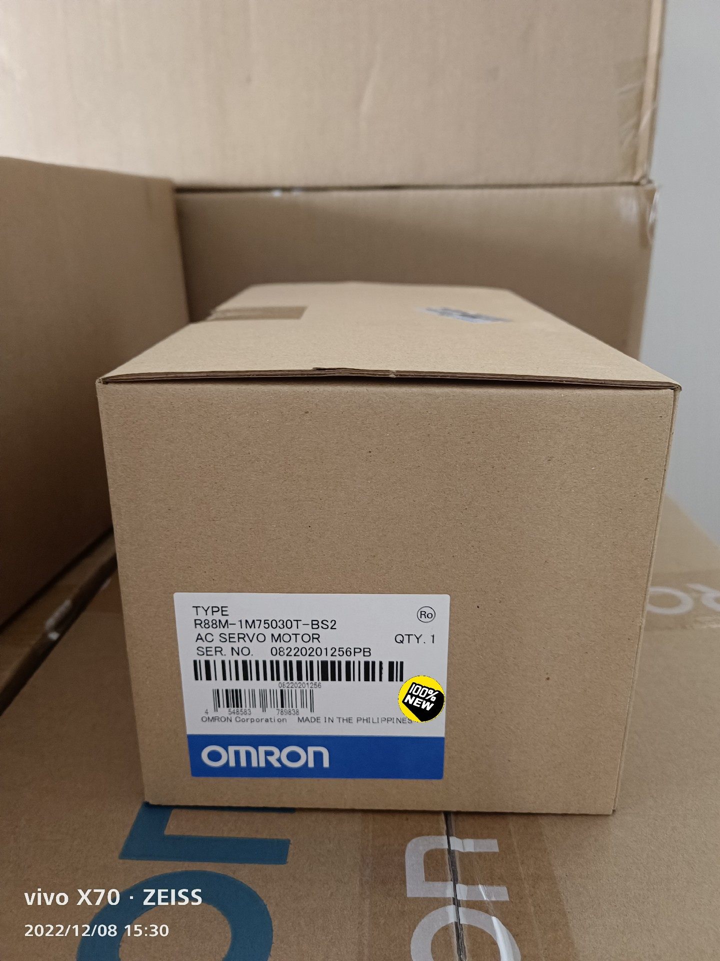 欧姆龙伺服电机R88M-1M75030T-BS2 全新原装正