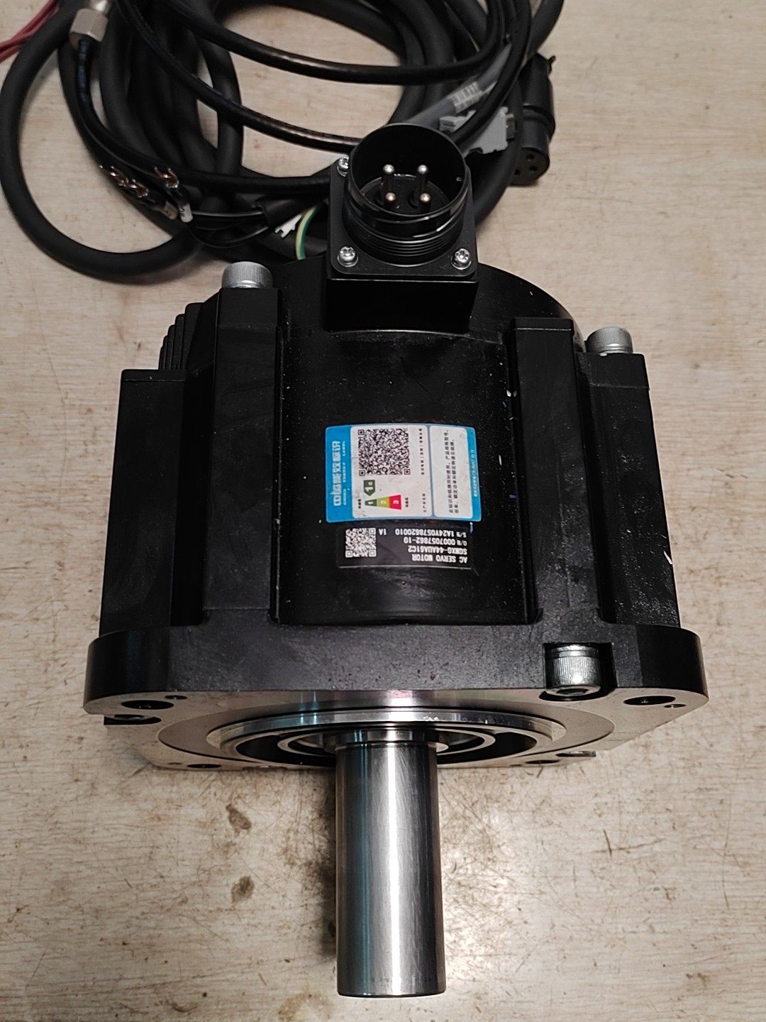 安川伺服电机，安川十代4.4kw电机，型号SGMXG-44A