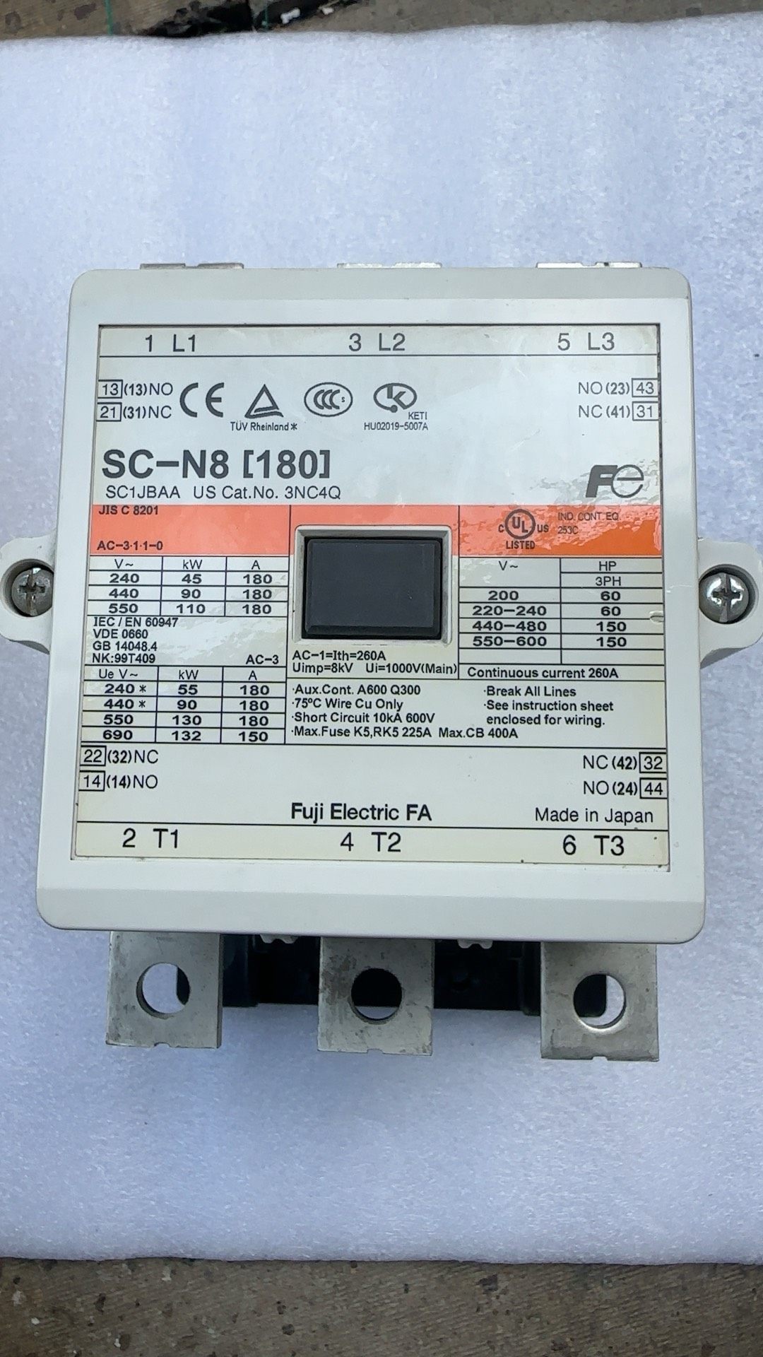 富士接触器SC-N8 [180] 线圈200-250V