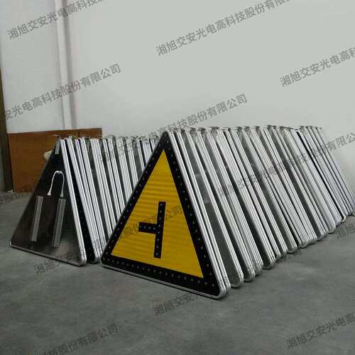 LED道路交通标志牌 太阳能主动发光标志牌 内容尺寸可定
