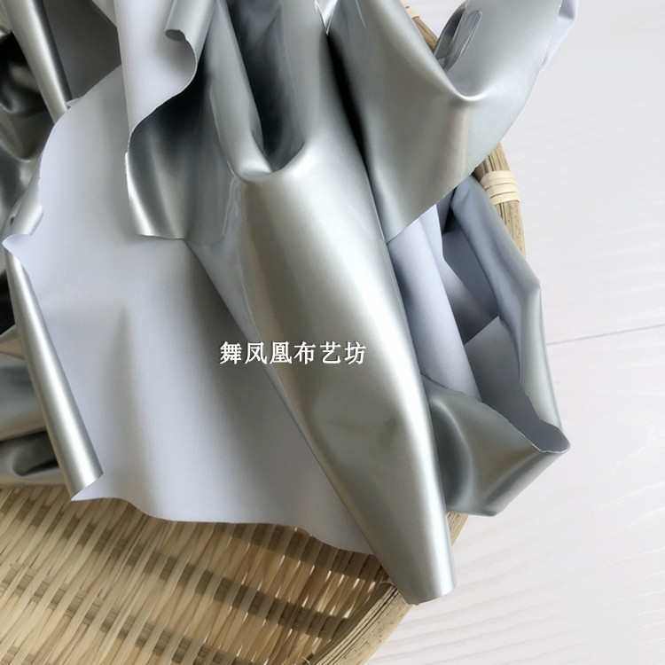 亮银色 高弹力针织皮革布- 四面弹PU面料 极亮极滑镜面革服装布料,住宅家具,皮革,淘宝优惠券,粉丝福利购,淘宝优惠卷