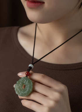 天然和田玉祥龙玉坠批发中国风复古祥龙平安扣湖水绿龙牌玉石玉佩