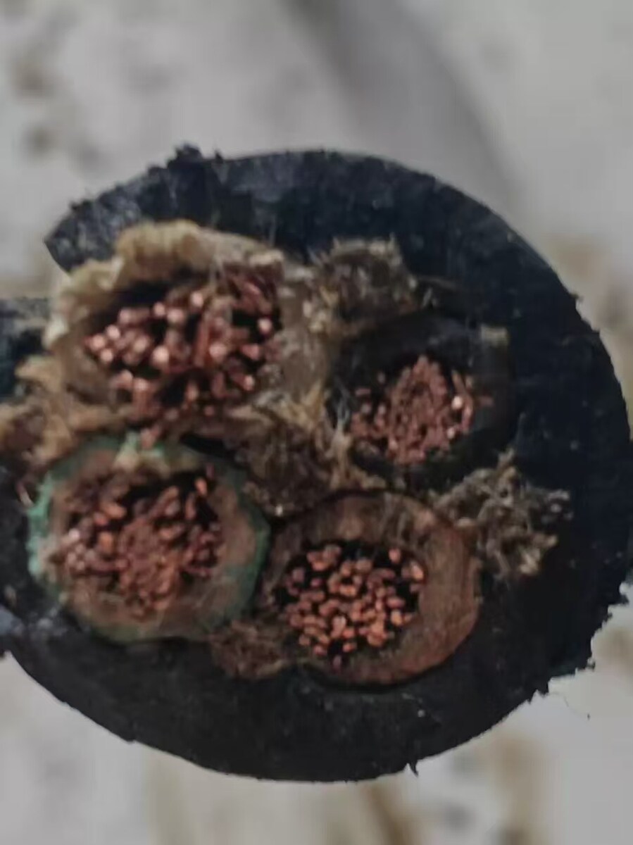 5月12日上饶处置铜芯电缆线一批，铜芯稳压器一台，铜芯4平方线4盘，高压电箱一个，铜机组发电机一台网络拍卖公告