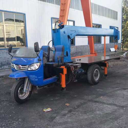 五证底盘改装油电两用三轮吊车拉土背树用三轮平板吊品质款