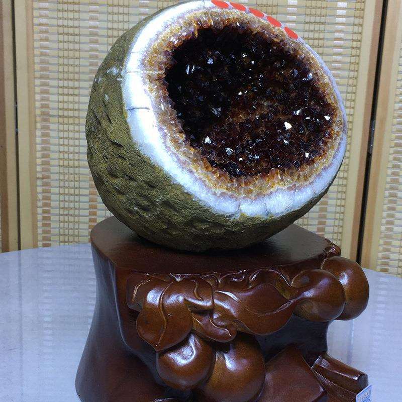 天然乌拉圭原矿水晶洞