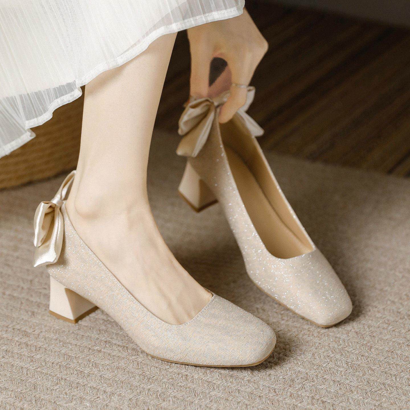 米兰【设计师】⭐跟高5CM/2026新款小高跟鞋蝴蝶结粗跟早春单鞋女