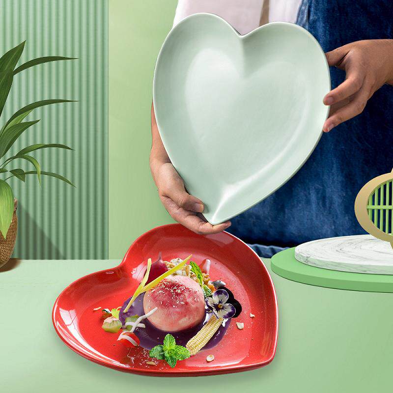 爱心盘子高颜值家用菜盘甜品盘烤箱微波炉焗饭盘可印LOGO情侣餐具