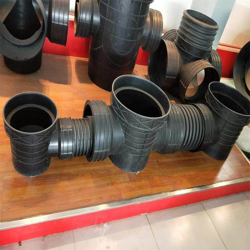 塑料检查井三通HDPE聚乙烯大口径溜槽检查井黑色沉泥式三通井座