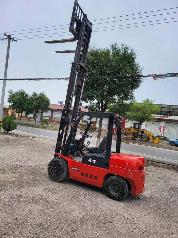 杭州3.5吨叉车（三节门架，升高4.5米，带左右侧移）
