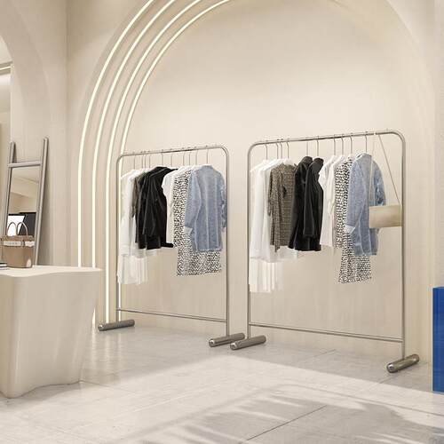 服装商店展示架不锈钢移动式落地晾衣架，用于男孩和女孩服装商店