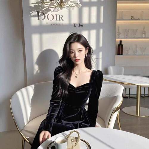 2024秋季新款端生日宴会气质成人显瘦晚礼服女金丝绒连衣裙黑色