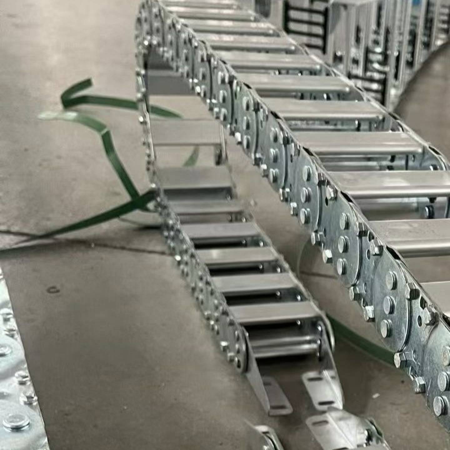 钢制拖链机床电缆拖链不锈钢金属坦克链线槽桥式全封闭工程拖链