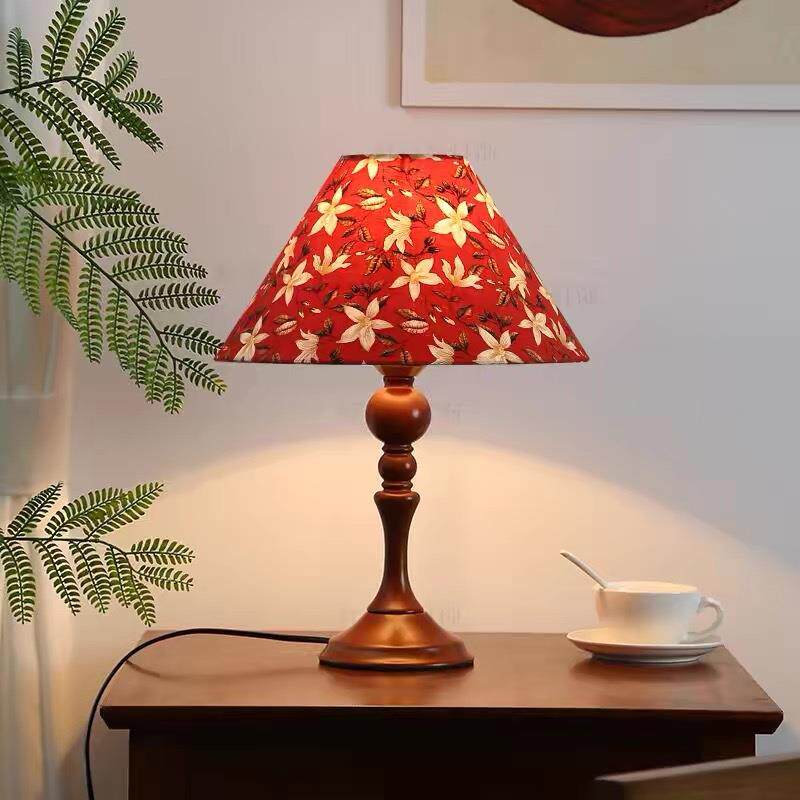 轻奢高级感北欧台灯装饰复古卧室床头台灯实木中古氛围小夜灯房间