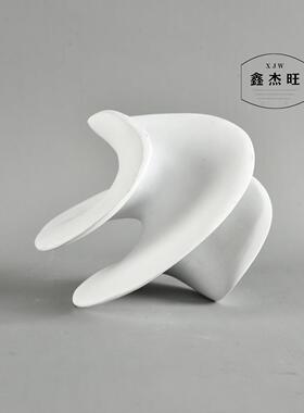 现代简约白色异形转扭陀螺摆件摆设样旋软板房售楼处1书房装饰曲
