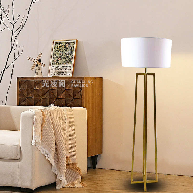 北欧创意台灯简约设计师样板间卧室书房艺术后现代客厅轻奢床头灯