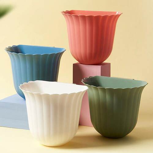 Wall-mounted kitchen trash bin, suitable for hanging on bath