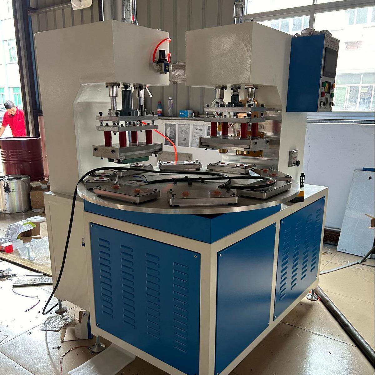 双头熔切分体式自动圆盘高周波机机（耳机耳套皮革熔接裁切专用）