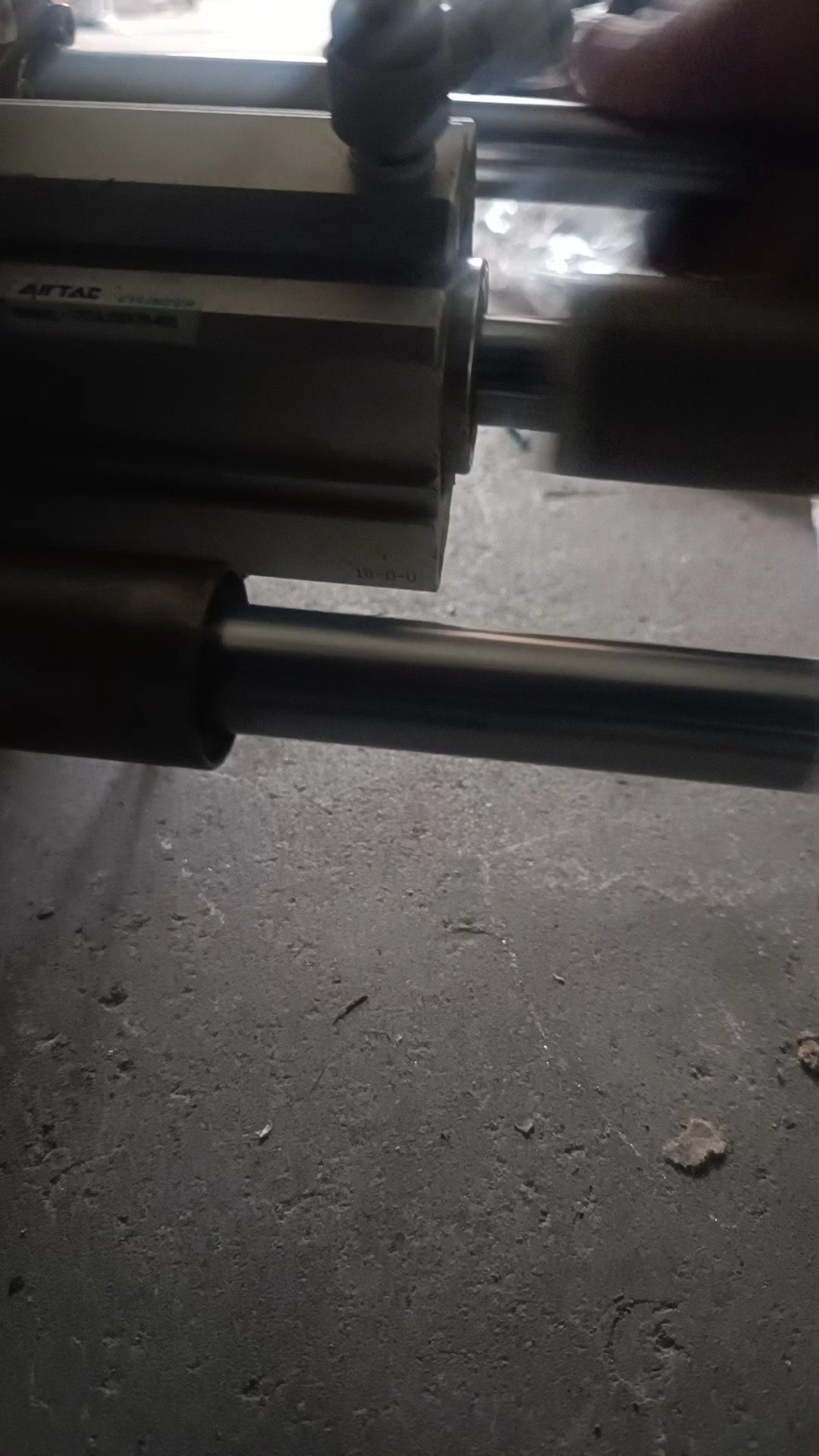 气架，尺寸在下图，SDAJ50ⅹ70行程，有3台，需要的老板