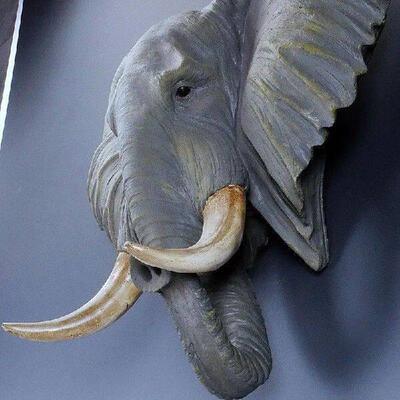 Wall-mounted Elephant Head Sculpture Retro Resin Wall