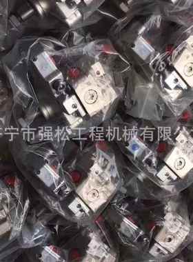 PC200-6发动机S6D102E柴油泵燃油泵6735-71-1150