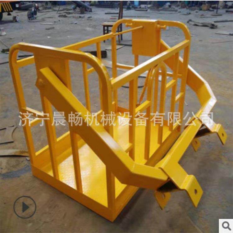 市政修路灯起重机吊篮 建筑工地旋转吊篮高空作业吊车吊篮现货