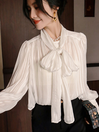 24春季白色气质蝴蝶结飘带立领，轻奢亮丝肌理，透视条纹长袖衬衫女款