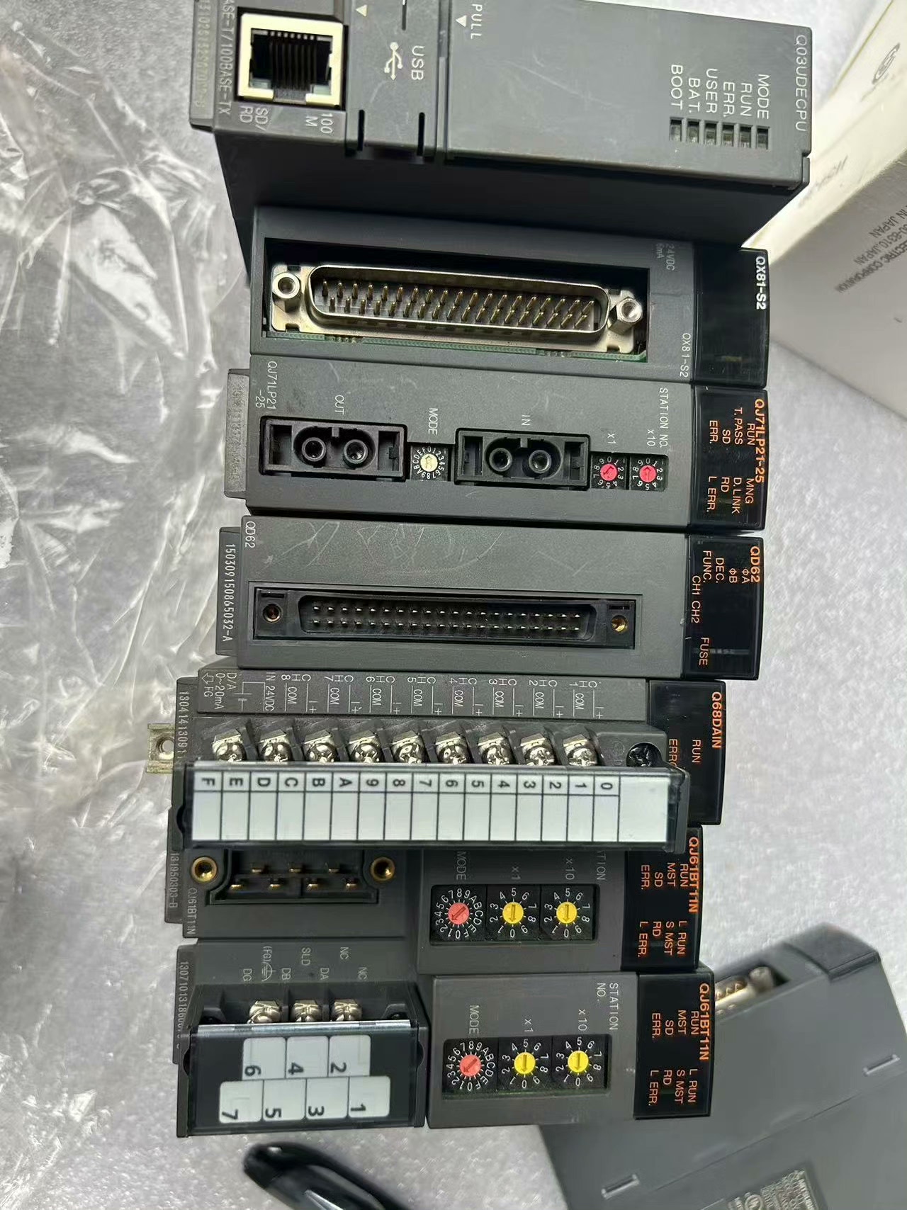 三菱 QX82 QX81 QX80 3-1-1 实物图 包好