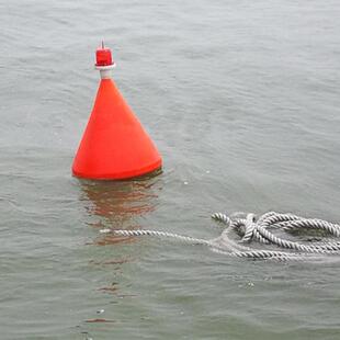 浅滩区海上塑料锥形700*900警示浮标聚乙烯材质助航航标