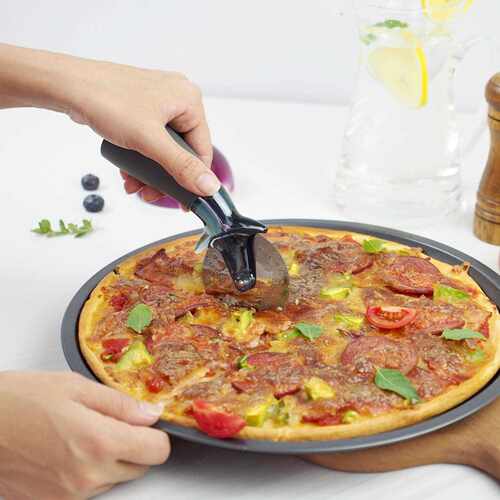 12寸冲孔披萨盘圆形脆皮不粘涂层Pizza烤盘打孔披萨盘烘焙磨具