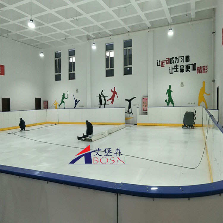 厂家供货轮滑场围栏 HDPE冰球场围栏  溜冰场围板抗冲击冰球场围
