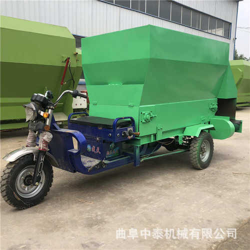 喂牛羊车上料草料投电动饲料牛自动粮撒机全日料车撒草养殖料车