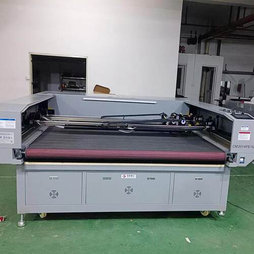 双轨六头互移激光切割机不干胶标签裁片机大幅面自动送料切雕刻机