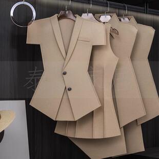 简现代样板衣帽间开放衣摆柜衣橱毛毡衣房服软装饰品极陈列件组合