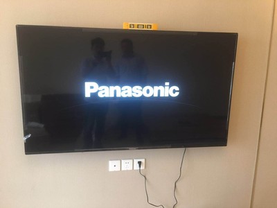 松下 TH-65HX560C怎么样?亮线砸了拆来评测下