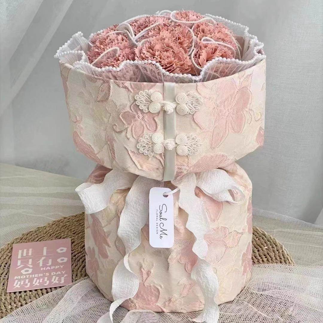 母亲节复古旗袍盘扣康乃馨花束送妈妈创意生日礼物仿真花香皂花束